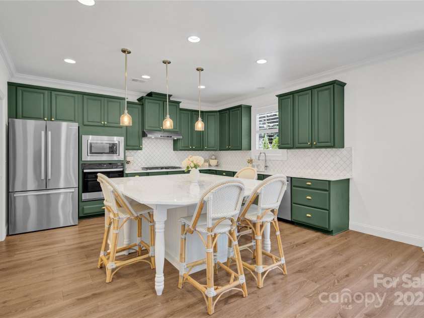 125 San Agustin Drive, Mooresville, NC 28117.  MLS# CAR4281195, YatesRealty ID 32357. 