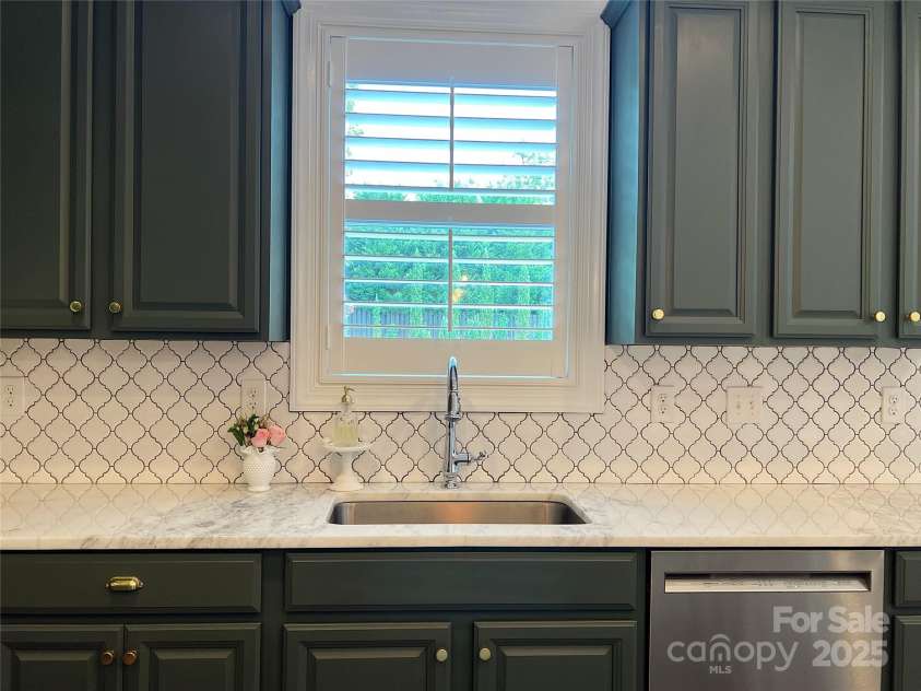 125 San Agustin Drive, Mooresville, NC 28117.  MLS# CAR4281195, YatesRealty ID 32357. 