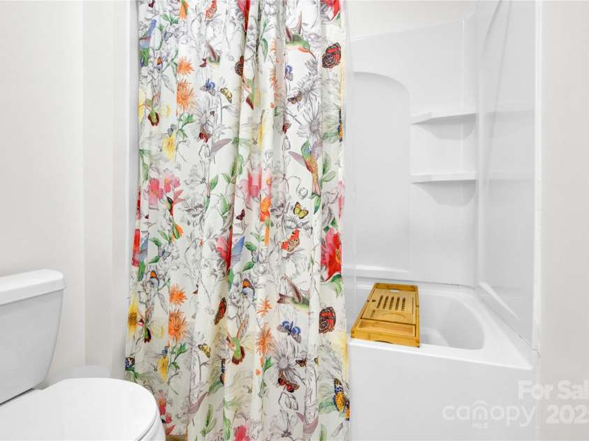 125 San Agustin Drive, Mooresville, NC 28117.  MLS# CAR4281195, YatesRealty ID 32357. 