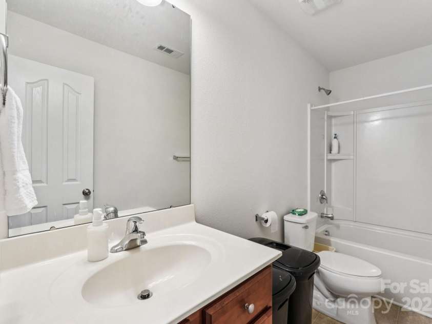 2289 Reid Pointe Avenue, Indian Land, SC 29707.  MLS# CAR4289582, YatesRealty ID 32358. 2nd bathroom upstairs