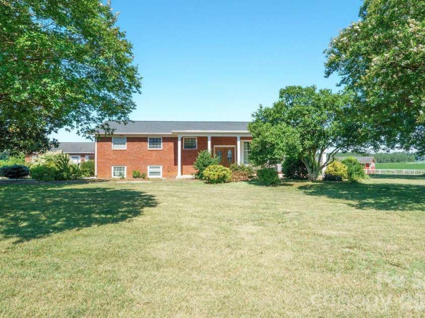 809 New Sterling Road, Stony Point, NC 28678.  MLS# CAR4393508, YatesRealty ID 32358. 