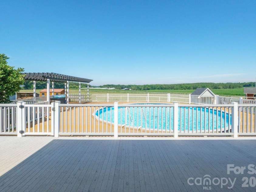 809 New Sterling Road, Stony Point, NC 28678.  MLS# CAR4393508, YatesRealty ID 32358. 