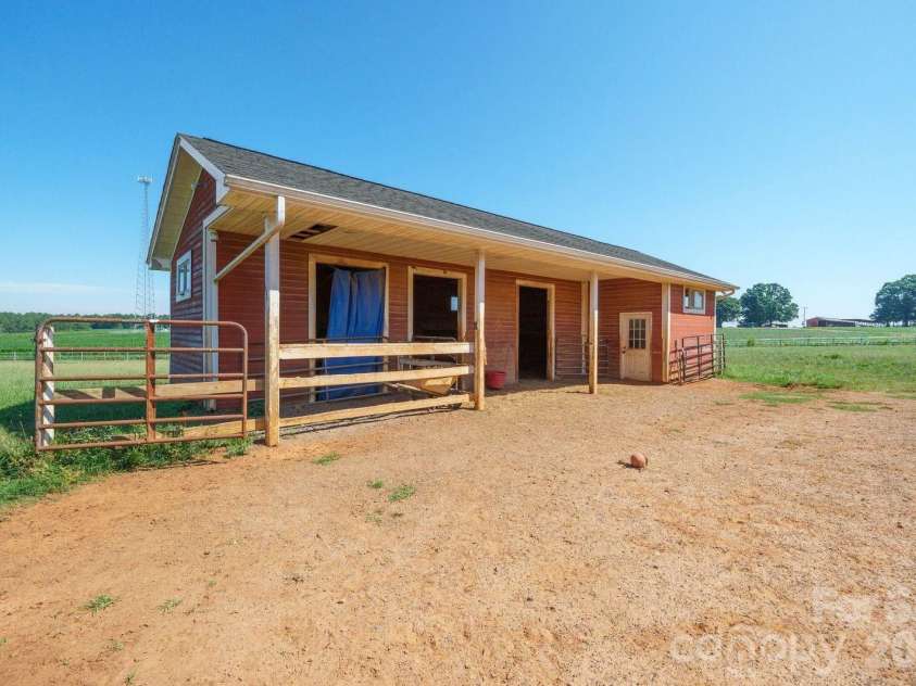 809 New Sterling Road, Stony Point, NC 28678.  MLS# CAR4393508, YatesRealty ID 32358. 