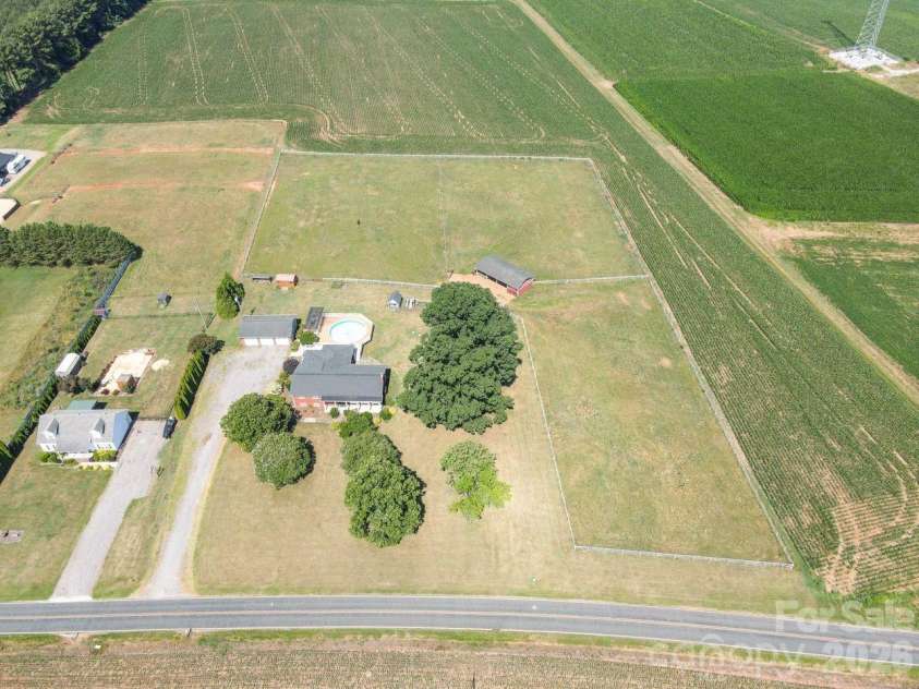 809 New Sterling Road, Stony Point, NC 28678.  MLS# CAR4393508, YatesRealty ID 32358. 