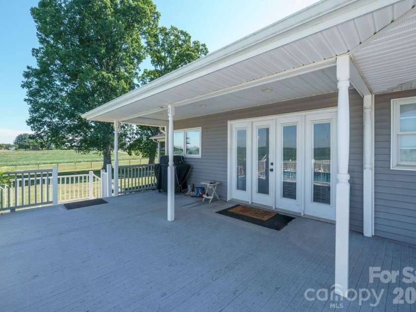 809 New Sterling Road, Stony Point, NC 28678.  MLS# CAR4393508, YatesRealty ID 32358. 