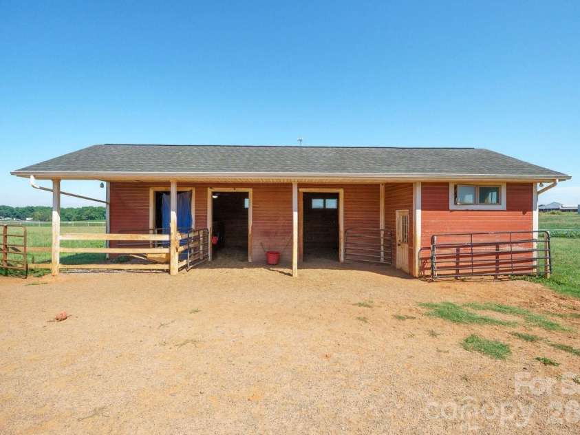 809 New Sterling Road, Stony Point, NC 28678.  MLS# CAR4393508, YatesRealty ID 32358. 