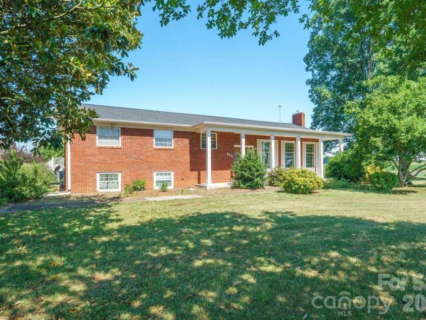 809 New Sterling Road, Stony Point, NC 28678.  MLS# CAR4393508, YatesRealty ID 32358. 