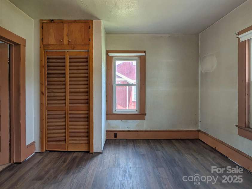 251 Westwood Circle, Waynesville, NC 28786.  MLS# CAR4270105, YatesRealty ID 32359. 