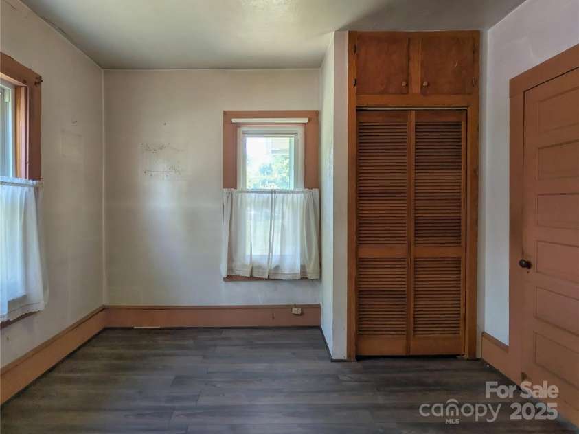 251 Westwood Circle, Waynesville, NC 28786.  MLS# CAR4270105, YatesRealty ID 32359. 