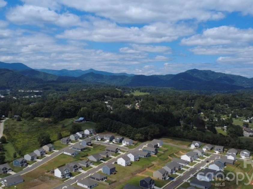 11 Ridgehaven Drive, Waynesville, NC 28786.  MLS# CAR4339912, YatesRealty ID 3236. Community overview