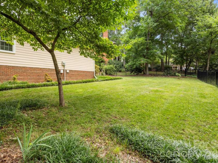2328 Wittstock Drive, Charlotte, NC 28210.  MLS# CAR4389461, YatesRealty ID 32360. 