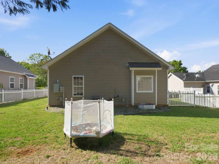 12519 Twelvetrees Lane, Huntersville, NC 28078.  MLS# CAR4375770, YatesRealty ID 32361. Backyard