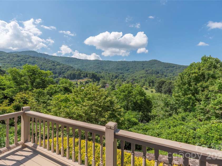 31 Chickering Lane, Waynesville, NC 28786.  MLS# CAR4278199, YatesRealty ID 32361. A picture is worth a thousand words