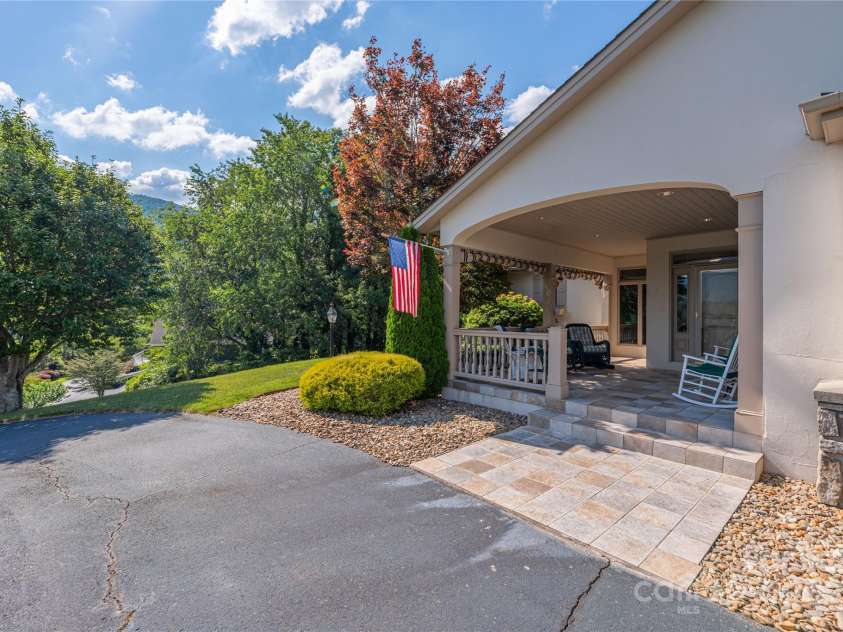 31 Chickering Lane, Waynesville, NC 28786.  MLS# CAR4278199, YatesRealty ID 32361. Entry