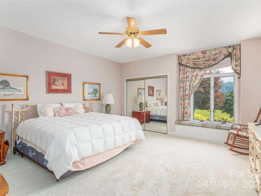 31 Chickering Lane, Waynesville, NC 28786.  MLS# CAR4278199, YatesRealty ID 32361. Family and guests in comfort and luxury