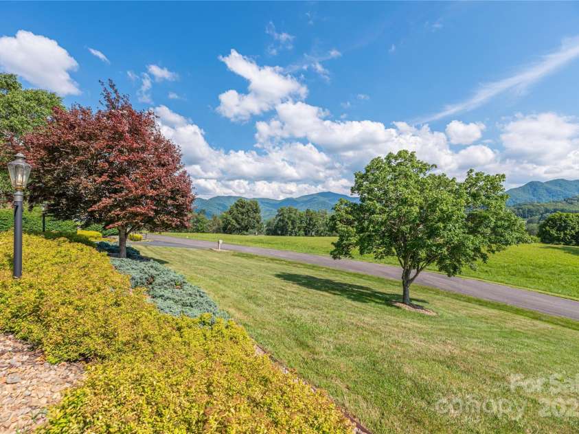 31 Chickering Lane, Waynesville, NC 28786.  MLS# CAR4278199, YatesRealty ID 32361. Street view