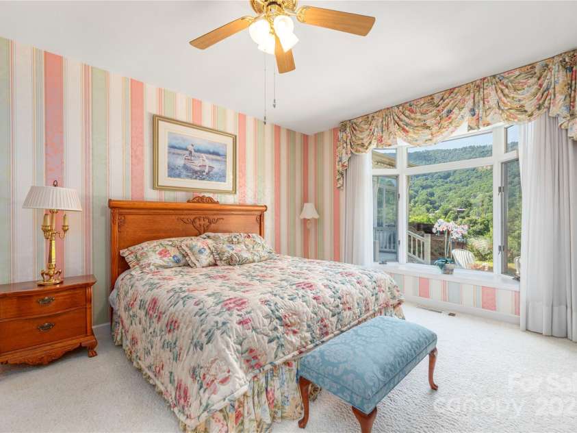 31 Chickering Lane, Waynesville, NC 28786.  MLS# CAR4278199, YatesRealty ID 32361. Window seat to enjoy a book and a view