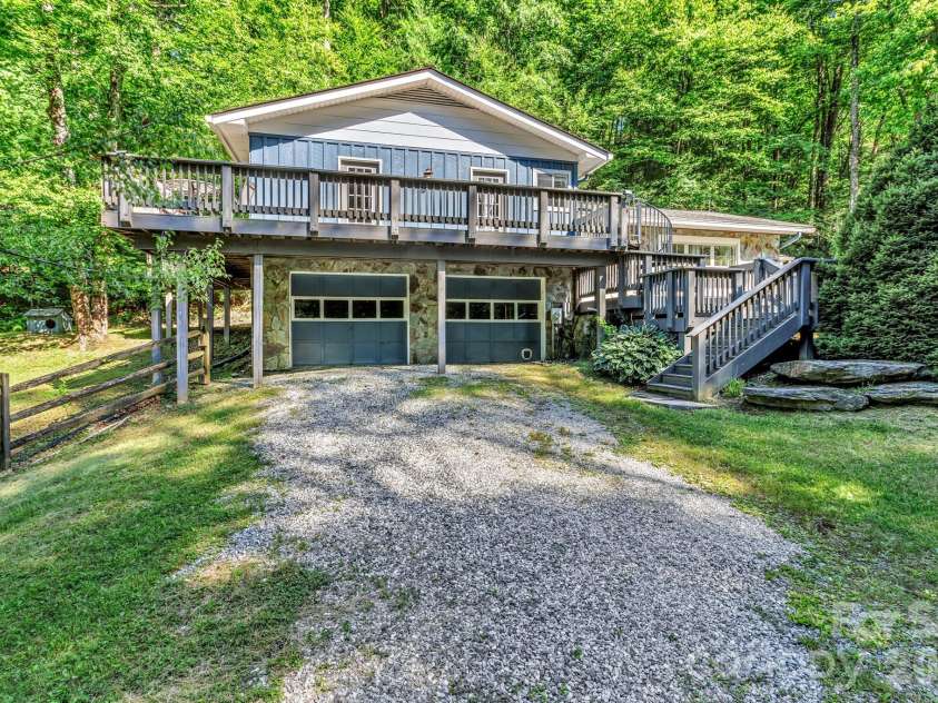 125 Hondah Boulevard, Brevard, NC 28712.  MLS# CAR4395240, YatesRealty ID 32363. 