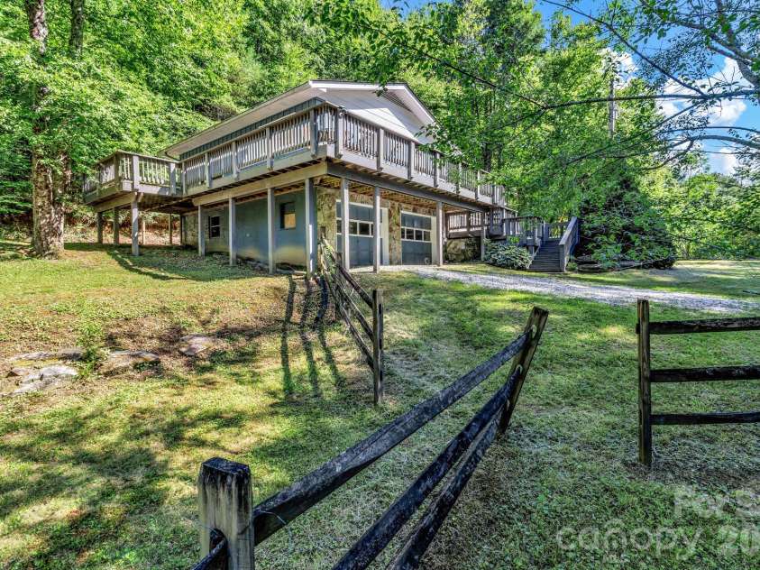 125 Hondah Boulevard, Brevard, NC 28712.  MLS# CAR4395240, YatesRealty ID 32363. 