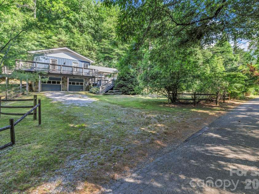 125 Hondah Boulevard, Brevard, NC 28712.  MLS# CAR4395240, YatesRealty ID 32363. 