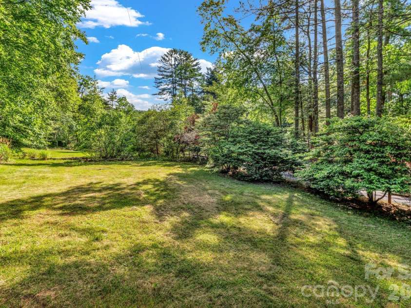 125 Hondah Boulevard, Brevard, NC 28712.  MLS# CAR4395240, YatesRealty ID 32363. 