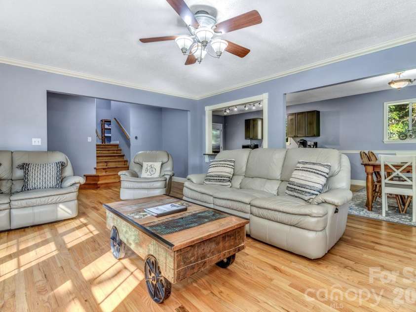 125 Hondah Boulevard, Brevard, NC 28712.  MLS# CAR4395240, YatesRealty ID 32363. 