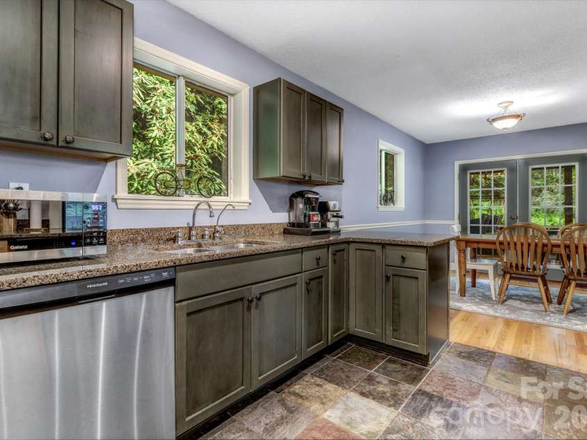 125 Hondah Boulevard, Brevard, NC 28712.  MLS# CAR4395240, YatesRealty ID 32363. 