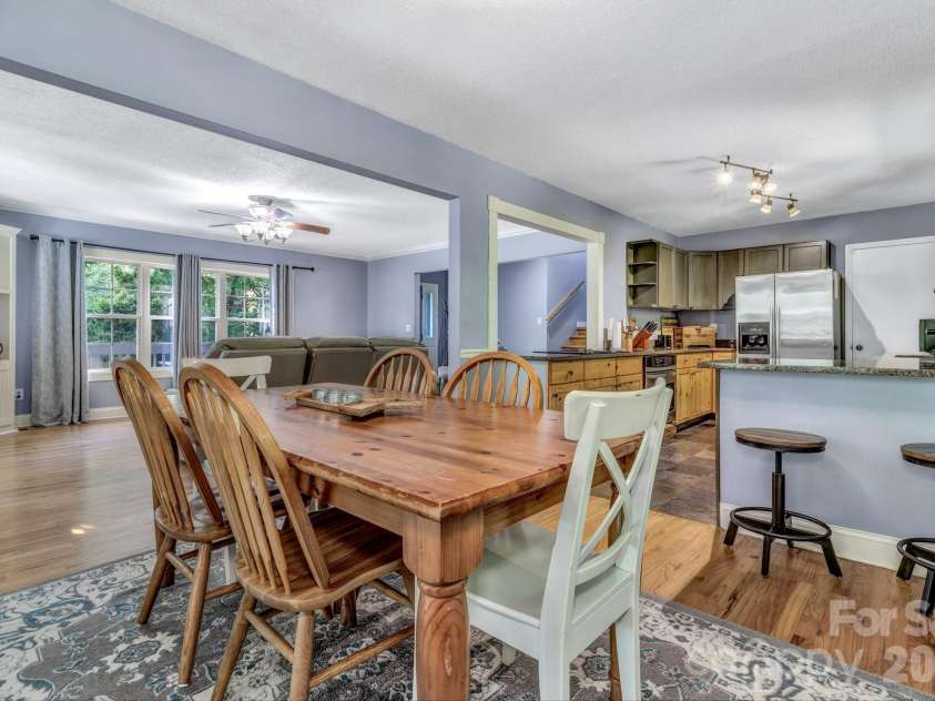 125 Hondah Boulevard, Brevard, NC 28712.  MLS# CAR4395240, YatesRealty ID 32363. 