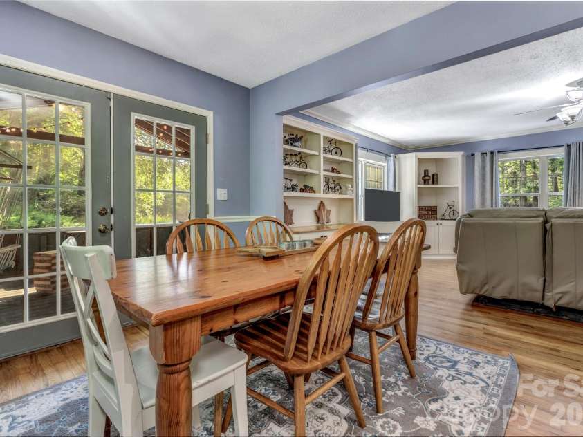 125 Hondah Boulevard, Brevard, NC 28712.  MLS# CAR4395240, YatesRealty ID 32363. 