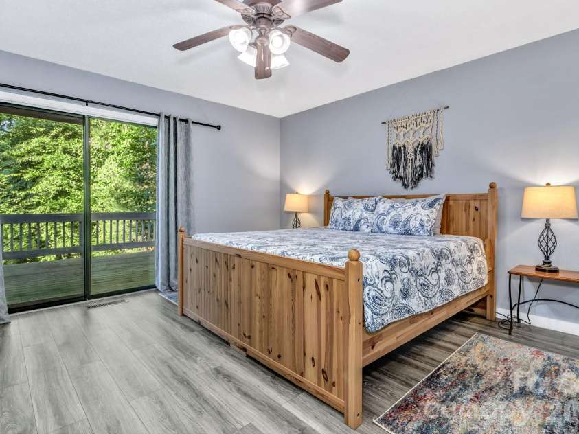 125 Hondah Boulevard, Brevard, NC 28712.  MLS# CAR4395240, YatesRealty ID 32363. 