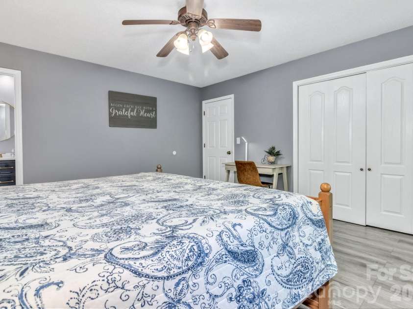 125 Hondah Boulevard, Brevard, NC 28712.  MLS# CAR4395240, YatesRealty ID 32363. 