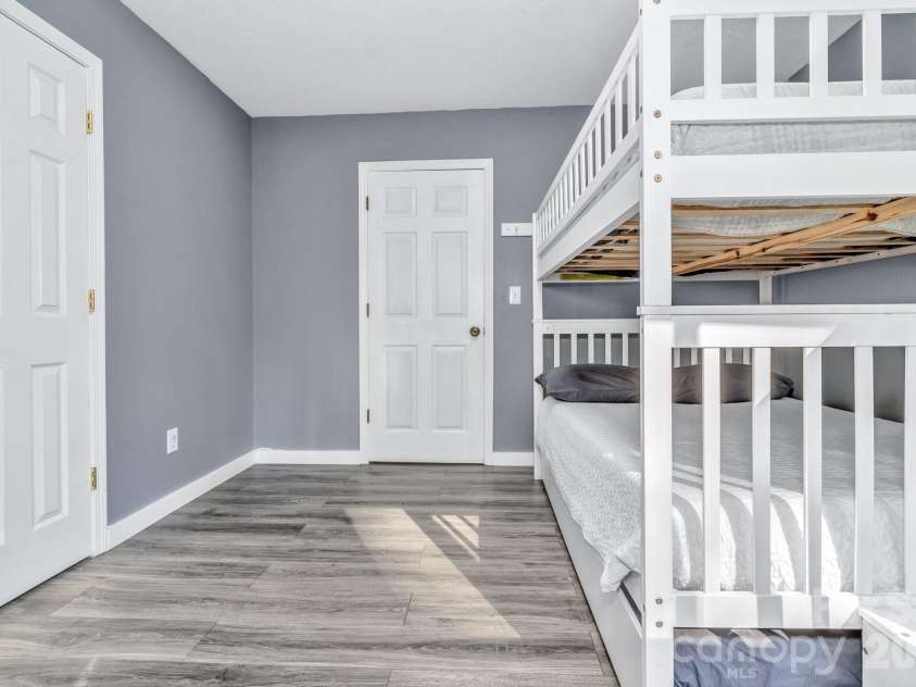 125 Hondah Boulevard, Brevard, NC 28712.  MLS# CAR4395240, YatesRealty ID 32363. 