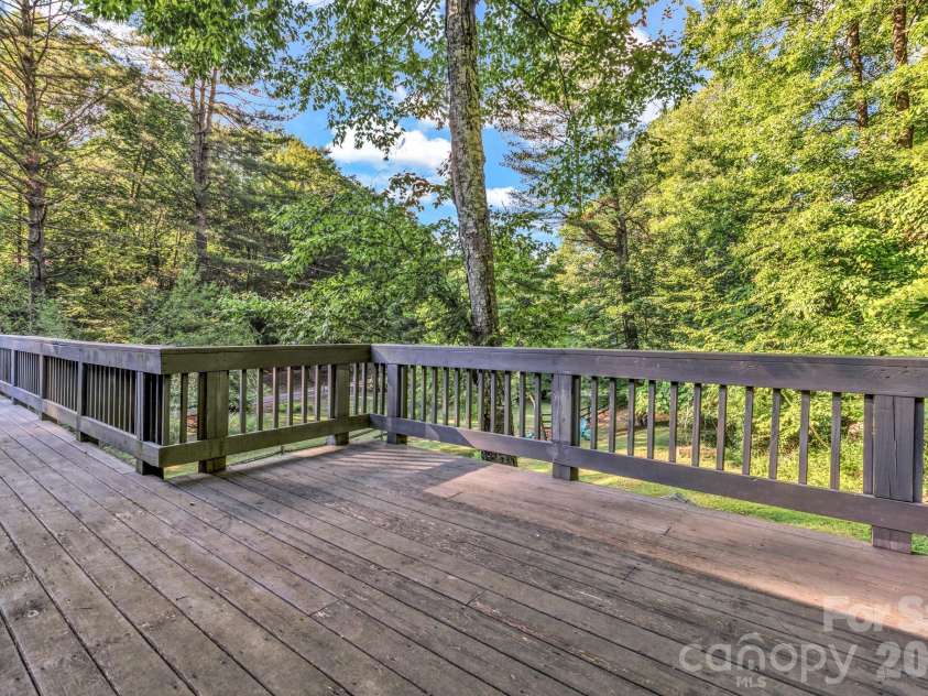125 Hondah Boulevard, Brevard, NC 28712.  MLS# CAR4395240, YatesRealty ID 32363. 
