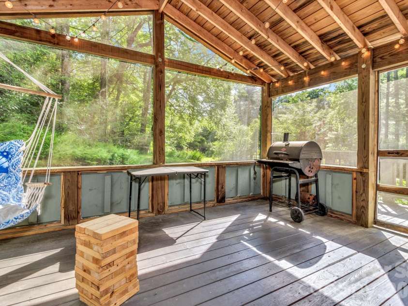 125 Hondah Boulevard, Brevard, NC 28712.  MLS# CAR4395240, YatesRealty ID 32363. 
