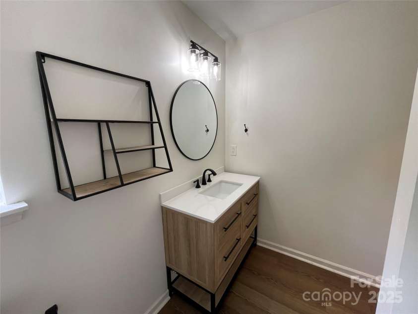 435 Scarlett Lane, Fort Mill, SC 29715.  MLS# CAR4290801, YatesRealty ID 32363. 2nd floor bathroom