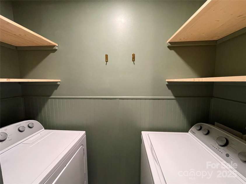 435 Scarlett Lane, Fort Mill, SC 29715.  MLS# CAR4290801, YatesRealty ID 32363. Laundry in Primary bath