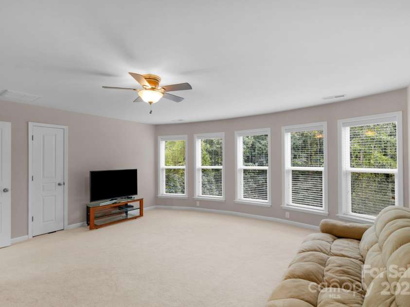 10604 Waxhaw Manor Drive, Waxhaw, NC 28173.  MLS# CAR4287173, YatesRealty ID 32364. 2nd floor Bonus