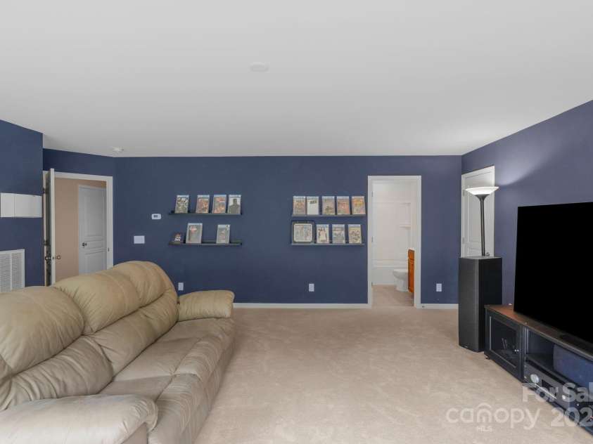 10604 Waxhaw Manor Drive, Waxhaw, NC 28173.  MLS# CAR4287173, YatesRealty ID 32364. 3rd floor bonus