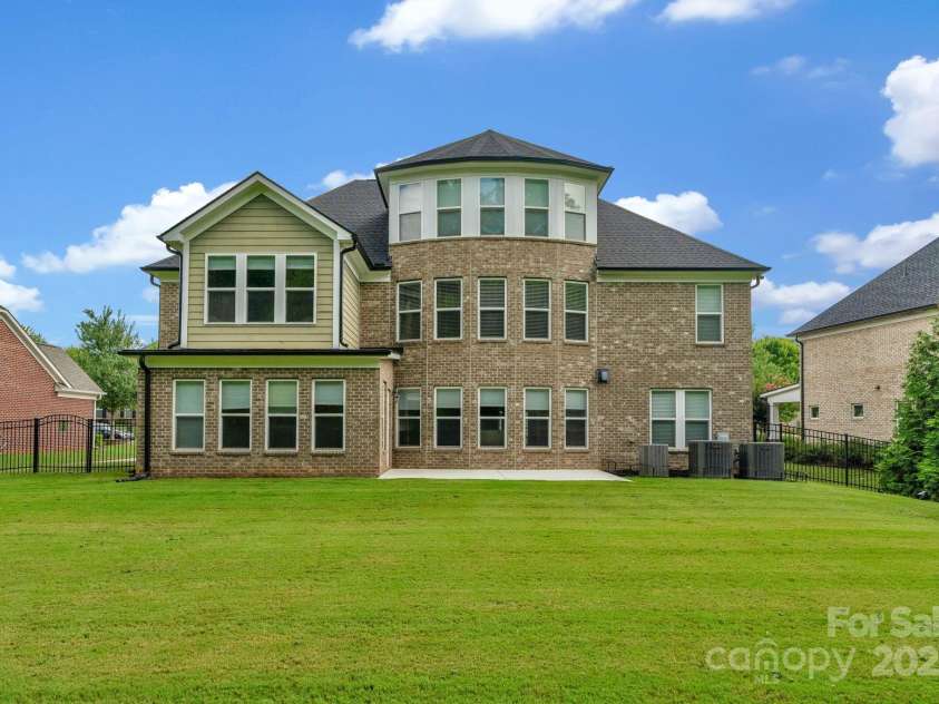 10604 Waxhaw Manor Drive, Waxhaw, NC 28173.  MLS# CAR4287173, YatesRealty ID 32364. 