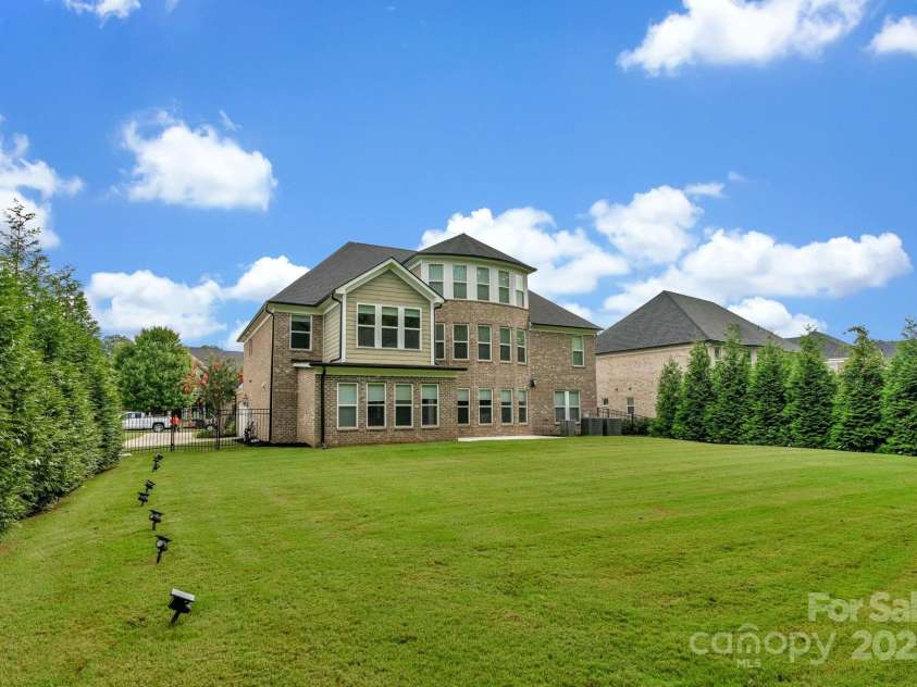 10604 Waxhaw Manor Drive, Waxhaw, NC 28173.  MLS# CAR4287173, YatesRealty ID 32364. 