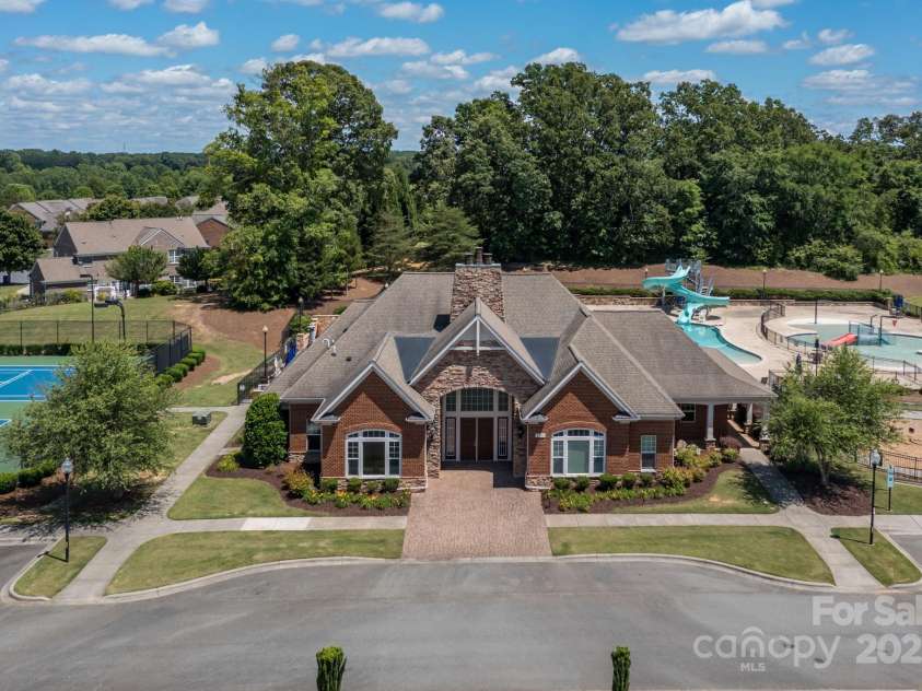 10604 Waxhaw Manor Drive, Waxhaw, NC 28173.  MLS# CAR4287173, YatesRealty ID 32364. Chimneys Club House
