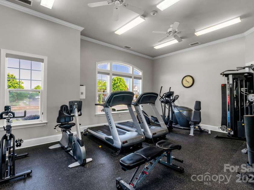 10604 Waxhaw Manor Drive, Waxhaw, NC 28173.  MLS# CAR4287173, YatesRealty ID 32364. Community Fitness room