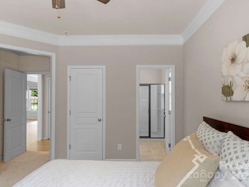 10604 Waxhaw Manor Drive, Waxhaw, NC 28173.  MLS# CAR4287173, YatesRealty ID 32364. Main Floor Guest Room