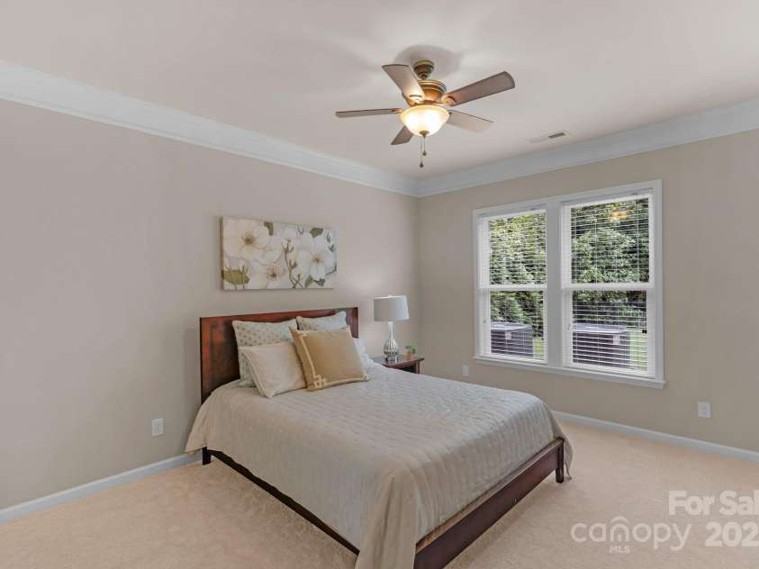 10604 Waxhaw Manor Drive, Waxhaw, NC 28173.  MLS# CAR4287173, YatesRealty ID 32364. Main Floor Guest Room