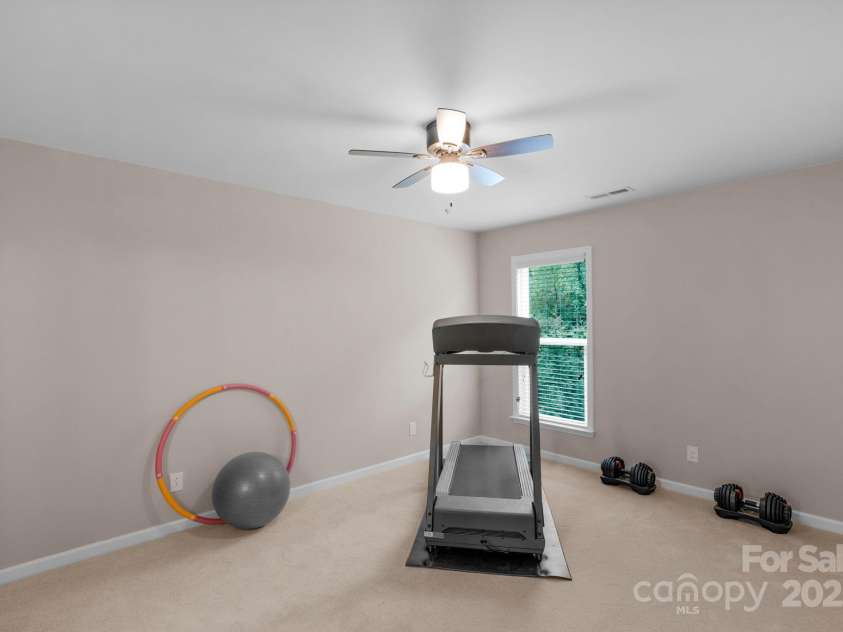 10604 Waxhaw Manor Drive, Waxhaw, NC 28173.  MLS# CAR4287173, YatesRealty ID 32364. Secondary Bedroom access to Bathroom