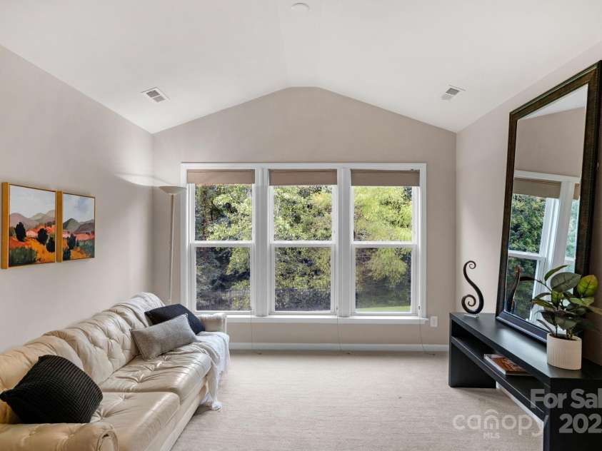 10604 Waxhaw Manor Drive, Waxhaw, NC 28173.  MLS# CAR4287173, YatesRealty ID 32364. Sitting area Primary Bedroom