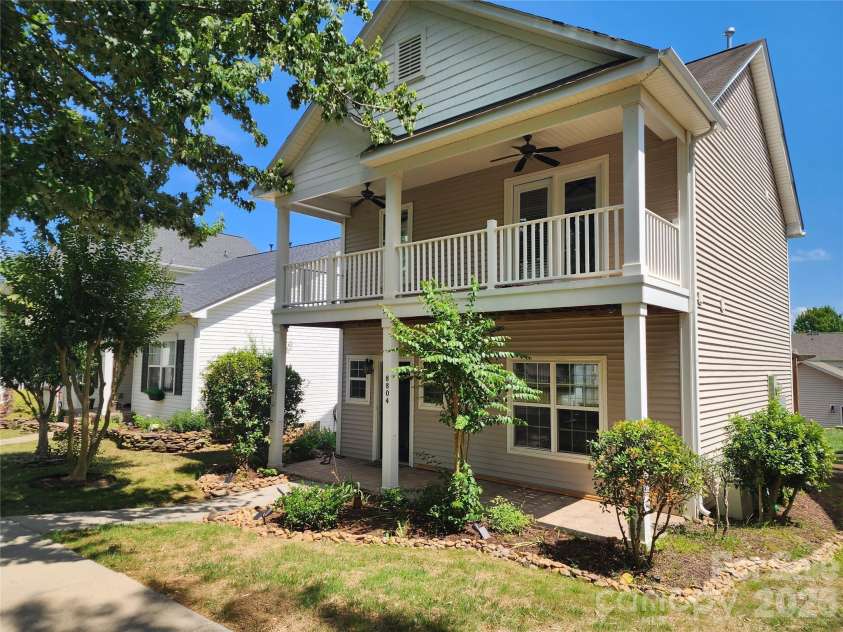 8804 Arrowhead Place Lane, Cornelius, NC 28031.  MLS# CAR4396773, YatesRealty ID 32364. 