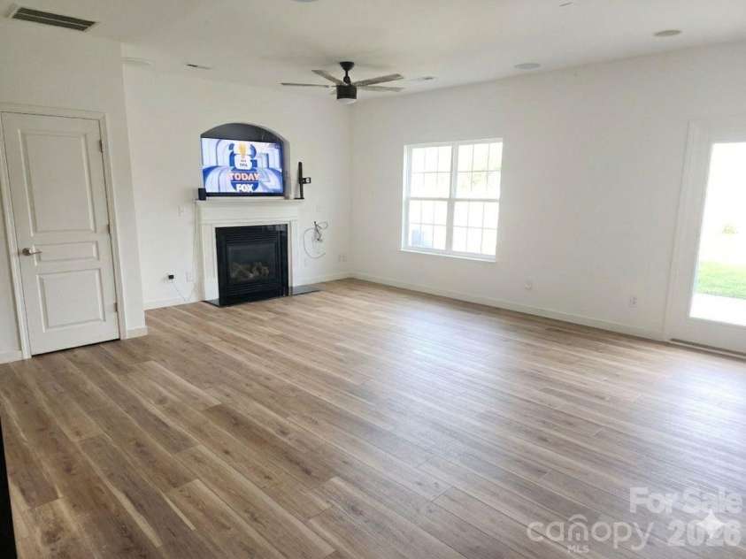 8804 Arrowhead Place Lane, Cornelius, NC 28031.  MLS# CAR4396773, YatesRealty ID 32364. 
