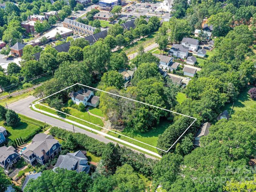 504 Potts Street, Davidson, NC 28036.  MLS# CAR4274445, YatesRealty ID 32365. Aerial view of parcel boundary