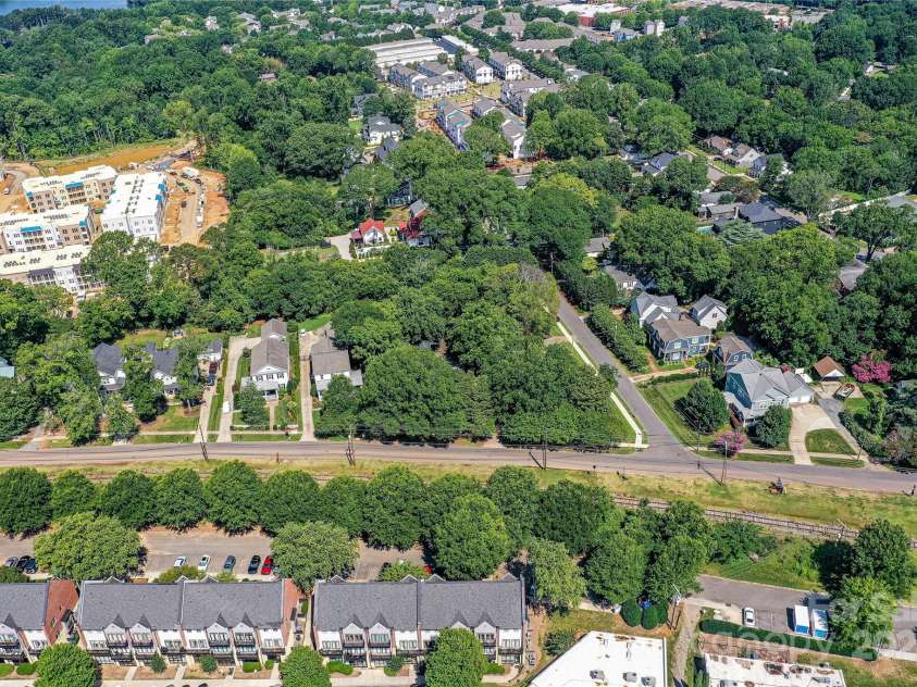 504 Potts Street, Davidson, NC 28036.  MLS# CAR4274445, YatesRealty ID 32365. Many lovely, newer homes along Potts Street & Catawba Avenue